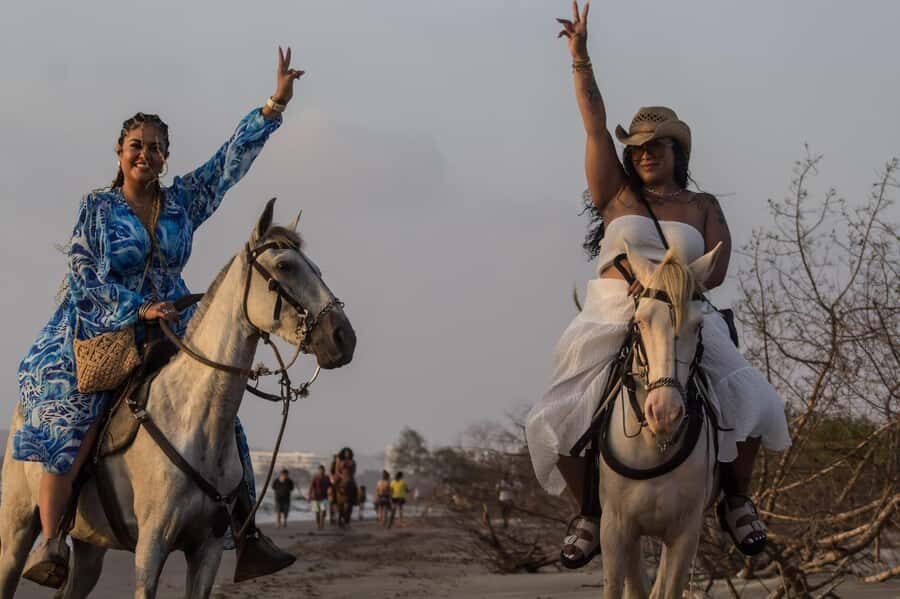 HORSE TOUR IN CARTAGENA BEACH - Who should book this horse tour, and who might not love it