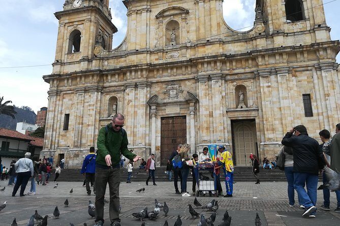 La Candelaria, Mount Monserrate and Museo del Oro in One Day in Bogota - The guide factor: how your experience changes with the person beside you