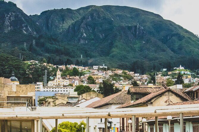 La Candelaria Private Tour Bogotá + Local Lunch + 2 Museums (6 Hrs.) - Museum 1: Museo del Oro (Gold Museum) With Admission Included