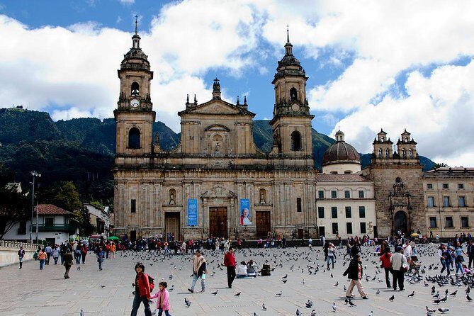 Layover Bogotá Private Tour + Transfer in & Out (4 Hrs.) - The layover-friendly format: why 3–4 hours feels like a win