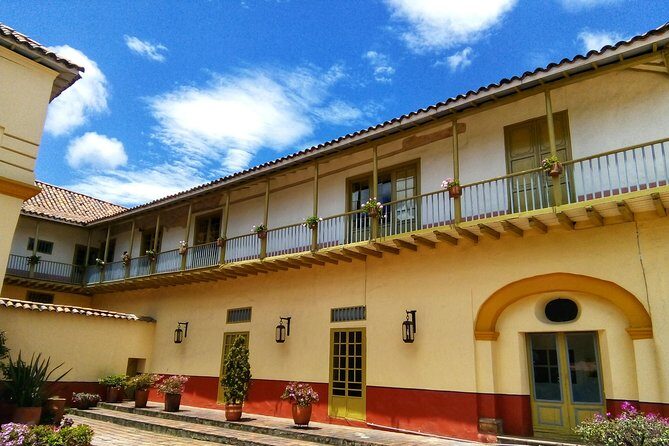 Layover Bogotá Private Tour + Transfer in & Out (4 Hrs.) - Price and value: what you’re paying for with private transport