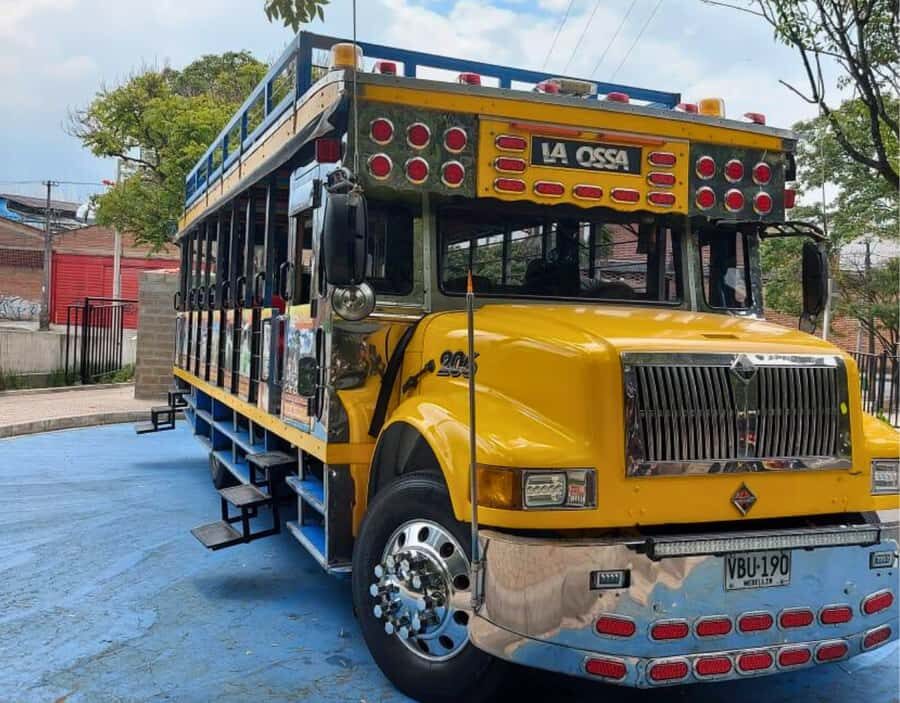 Medellín City Tour and Comuna 13 Experience - Comuna 13: graffiti, electric stairs, and real explanations
