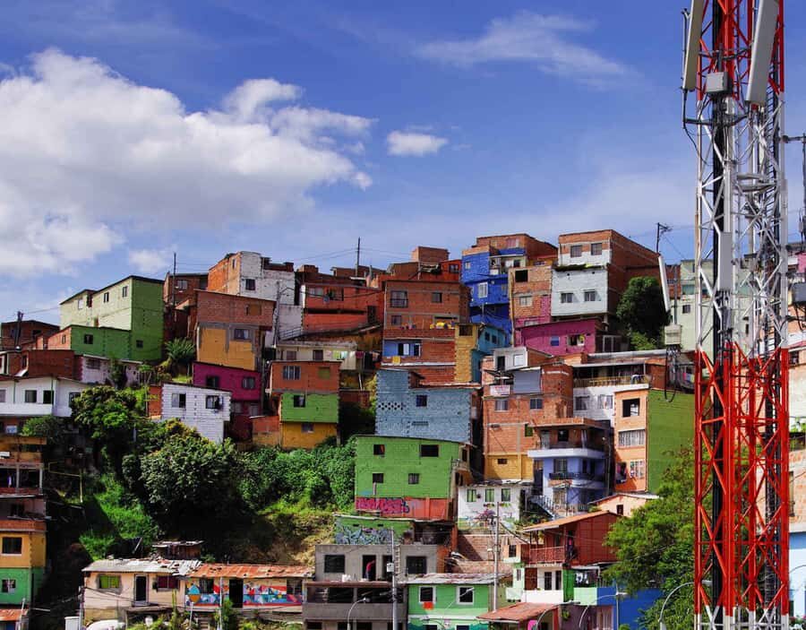 Medellín City Tour and Comuna 13 Experience - Parque de los Deseos: quick visit, useful pacing
