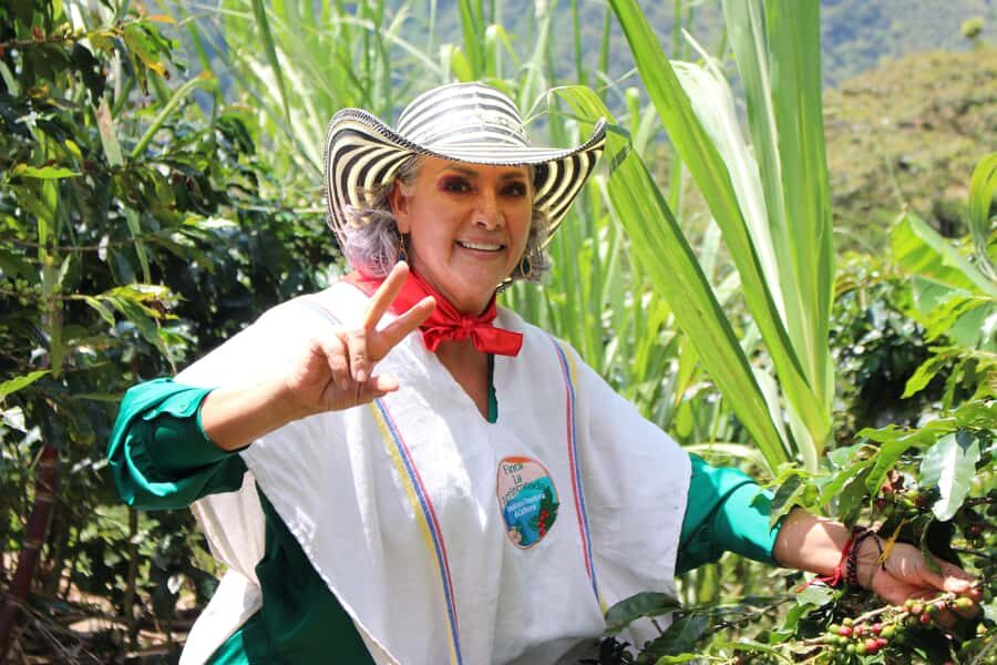 Medellin: Coffee Tour with Hotel Transfers and Meals - Optional horseback ride: for extra views and a higher cost