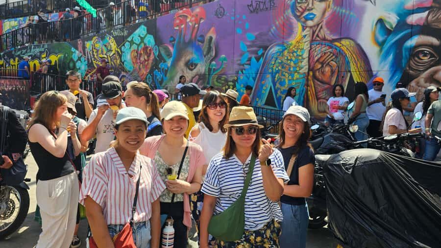 Medellín: Comuna 13 and Graffiti Guided Tour with a Local - The 15-Minute Ride and the First Look at the Neighborhood