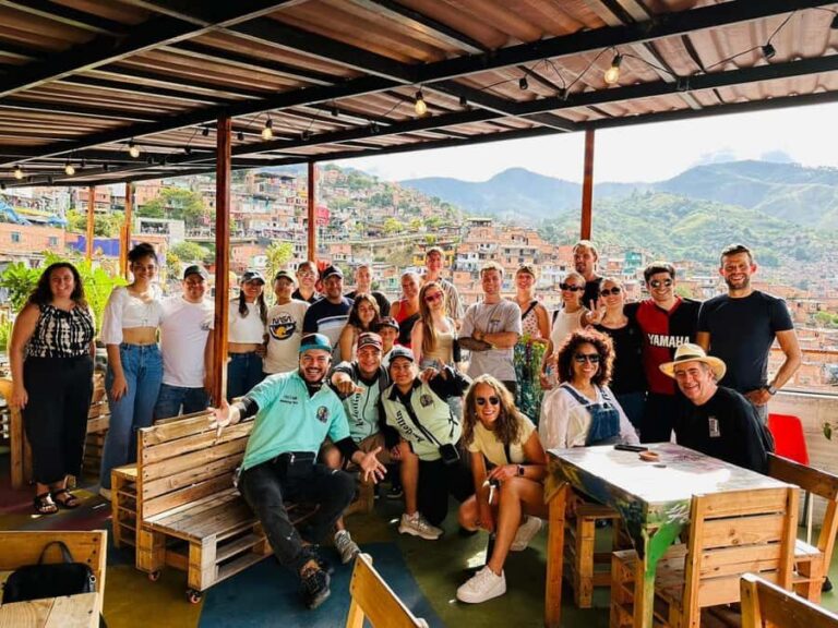 Medellín: Comuna 13 and Graffiti Guided Tour with a Local - Meet at San Javier: Spot the Green Umbrella Fast