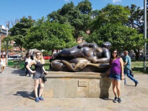 Medellín: Comuna 13, Cable Cars and Botero Statues Tour - El Centro and Plaza Botero: the art first, then the old streets
