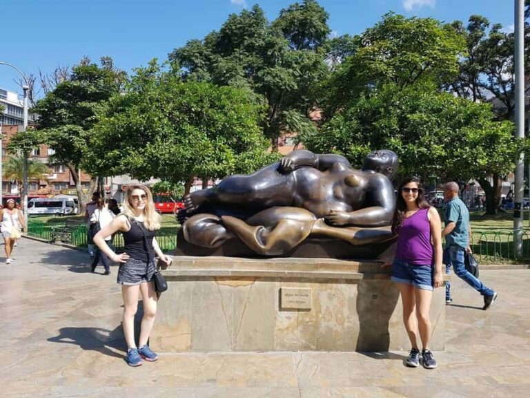 Medellín: Comuna 13, Cable Cars and Botero Statues Tour - El Centro and Plaza Botero: the art first, then the old streets