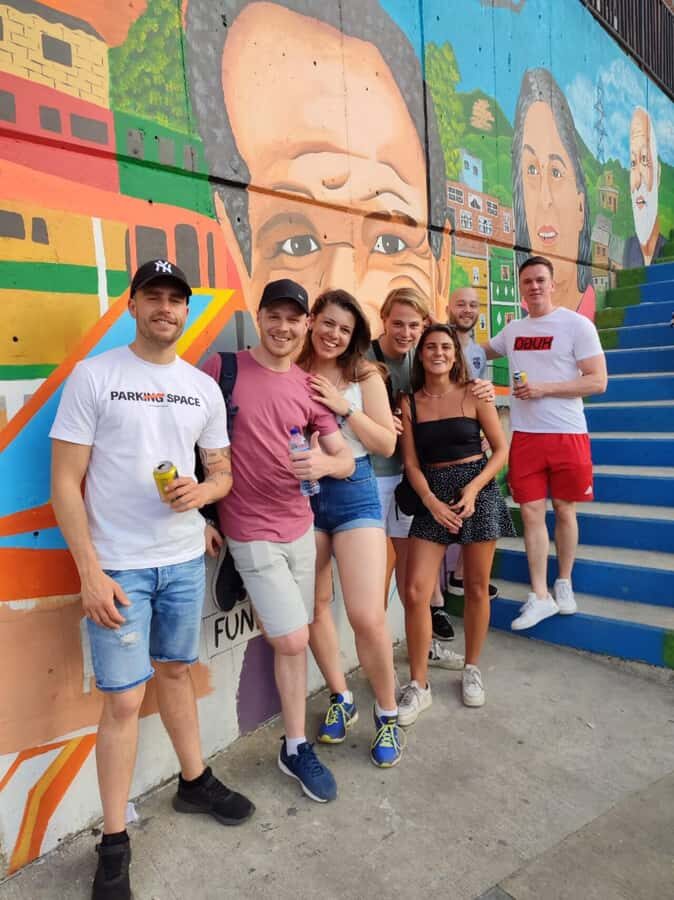 Medellín: Comuna 13 District Tour with Cable Car Ride - Guides who bring the neighborhood to life