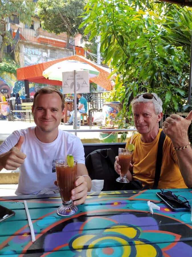 Medellín: Comuna 13 District Tour with Cable Car Ride - Timing, what to bring, and the walking reality