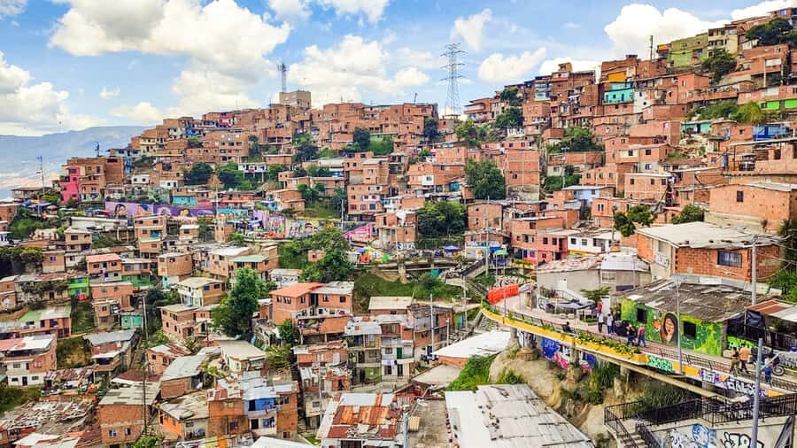 Medellin: Comuna 13 Graffiti Tour, Cable Car & Street Food - Key things to know before you go