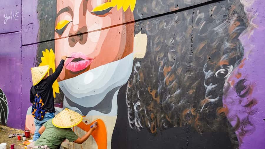 Medellin: Comuna 13 Graffiti Tour, Cable Car & Street Food - Coffee Museum Stop: The Story Behind Colombia’s Coffee Cup