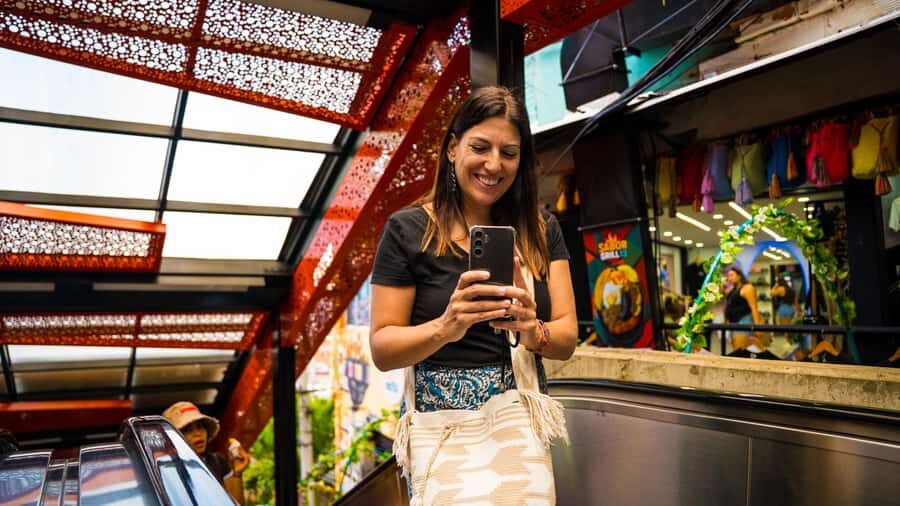 Medellín: Comuna 13 Tour with Snacks And Your Own Graffiti - Make your own graffiti: the point where it gets personal