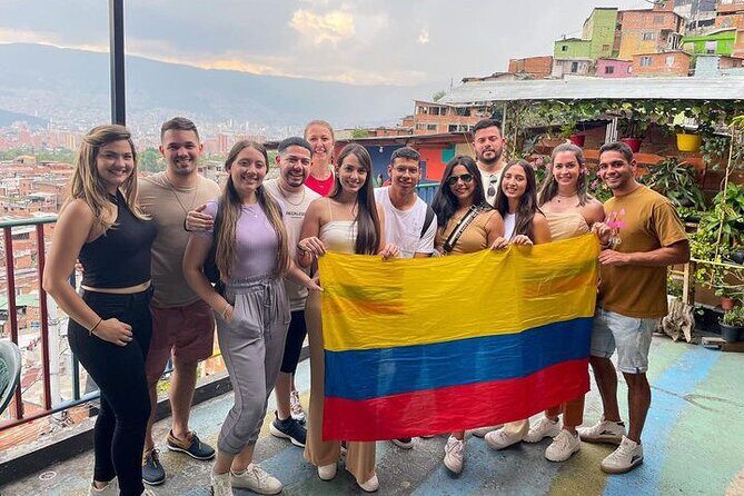 Medellín: Comuna 13 Tour with Spray Painting and ice cream - Meeting Point and the Simple Logistics That Matter