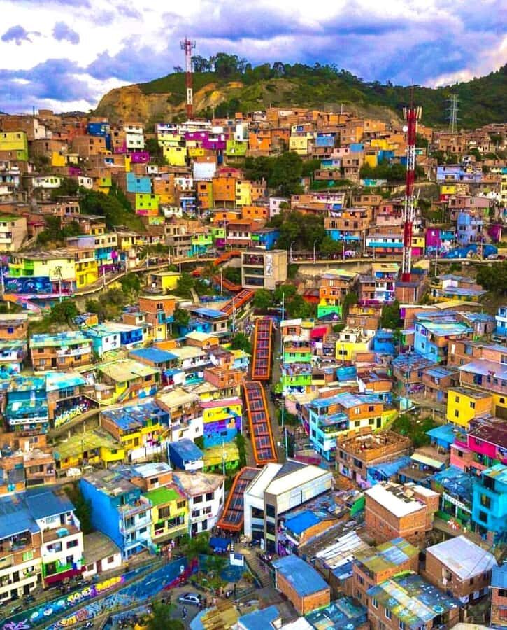 Medellín: Comuna 13 True Story and Street Food Tour - Comuna 13 Through Local Eyes, Not a Script
