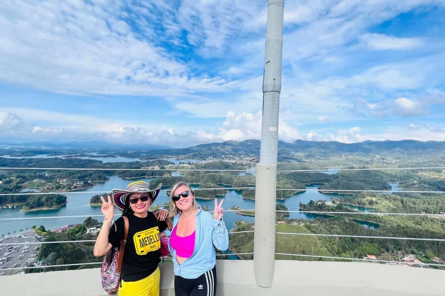 Medellin: Guatape and El Penol Rock Day Trip with Boat Ride - Why Guatapé plus El Peñol makes a strong day trip from Medellín