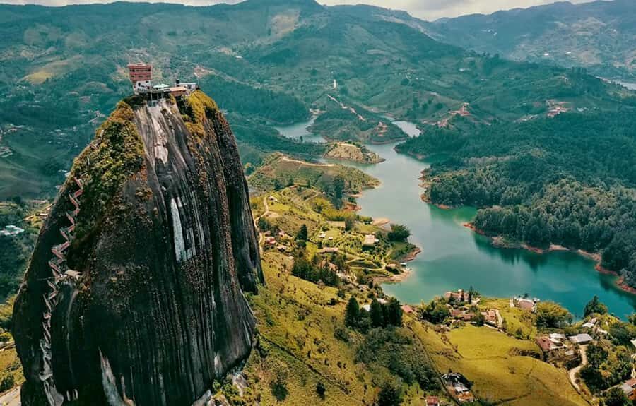 Medellin: Guatapé Day Trip & Boat to Pablo Escobar's Estate - From El Poblado to Guatapé, the day starts fast