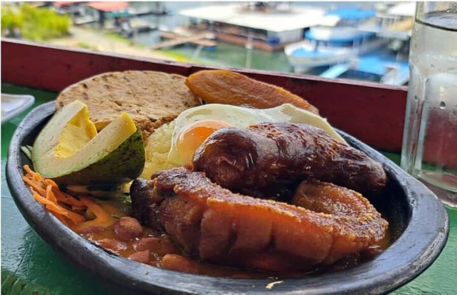 Medellín: Guatapé Private Tour with Helicopter & Boat Ride - Flexibility With Your Preferences (and Guides Who Make It Feel Personal)