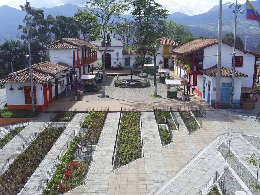 Medellin: Private City Tour - Learning More Than Postcards: The City’s Famous and Harder Side