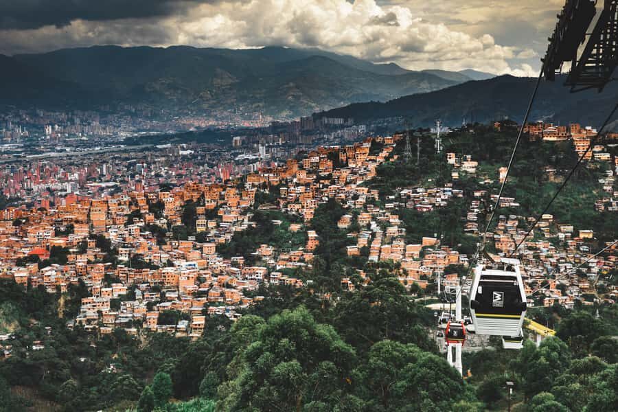 Medellín: Private City Tour with Metrocable and Comuna 13 - Key things you’ll notice on this Medellín tour