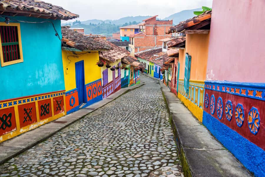 Medellín: Private Guatapé with Peñol Tickets and Boat Ride - Medellín to Guatapé in One Day: The Value of Staying Private