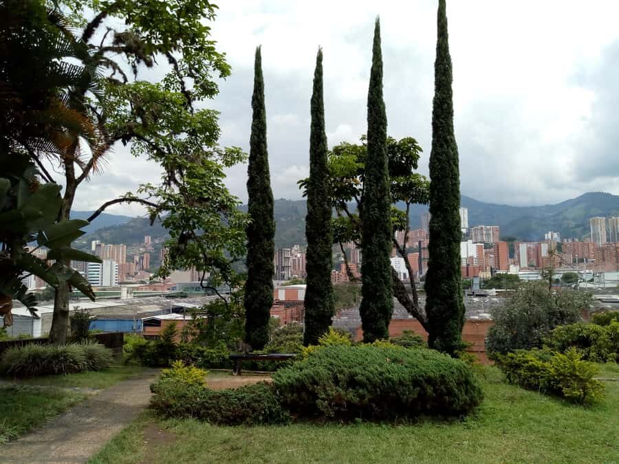Medellín: Private Pablo Escobar Tour with Cable Car Ride - Transportation, Timing, and What’s Included for $73