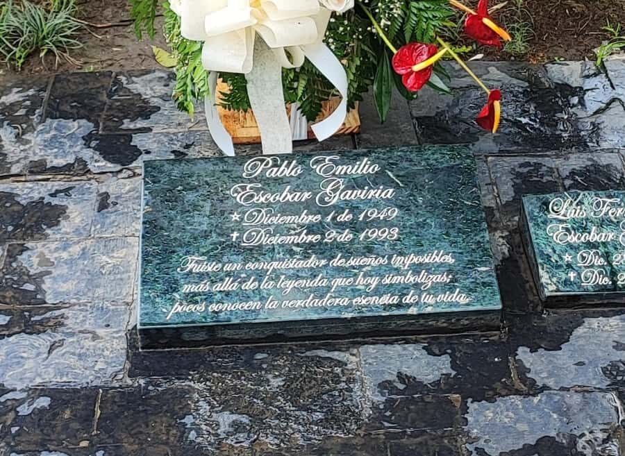 Medellin: Tour to The Cathedral - History of Pablo Escobar and his Impact - The place where he died: closing the life story loop