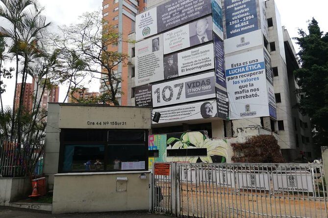 Pablo Escobar Tour And Comuna 13 - Stop 1: Medellín Pablo Escobar History Walk That Prioritizes Context