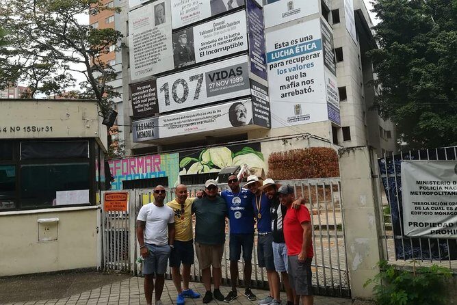 Pablo Escobar Tour - Private and affordable TOUR - The New Colombia - Guide quality matters: Andrés and the discussion style
