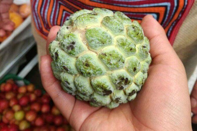 PALOQUEMAO MARKET FOOD TOUR. EXOTIC FRUIT. LOCAL SNACKS. /Min 2 pax - The 3-hour breakfast-style tasting format (and why it matters)