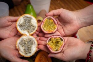 PALOQUEMAO MARKET FOOD TOUR. EXOTIC FRUIT. LOCAL SNACKS. /Min 2 pax - Fruit tasting lessons: ripeness, cutting, and how to taste like a local