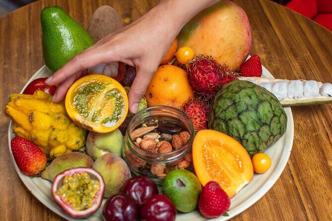 PALOQUEMAO MARKET FOOD TOUR. EXOTIC FRUIT. LOCAL SNACKS. /Min 2 pax - Beyond fruit: local snacks, empanadas, and Colombian coffee