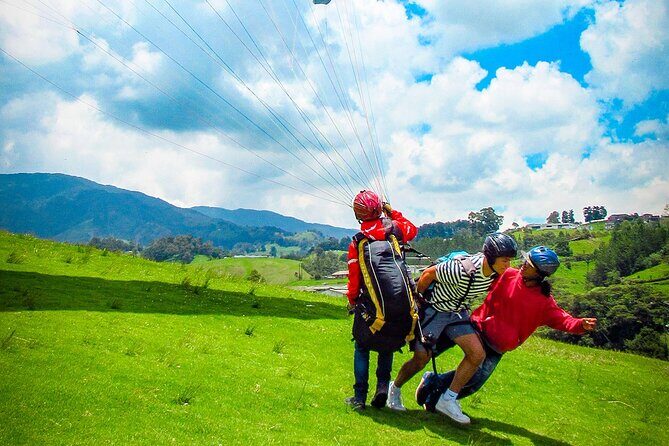 Paragliding flight in Medellin with expert pilots - Why This Paragliding Spot in Medellín Feels So Special