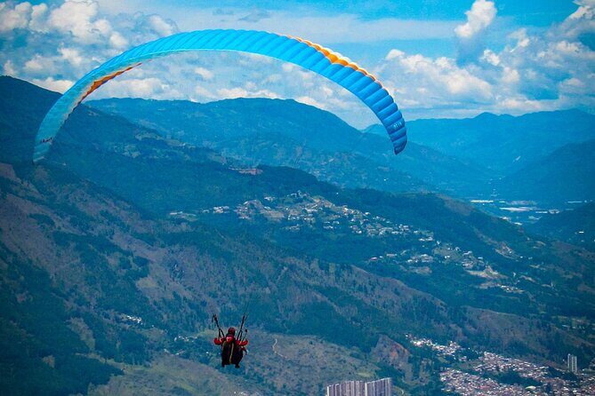 Paragliding flight in Medellin with expert pilots - The Flow on Flight Day: Ground Steps That Make the Air Feel Easier