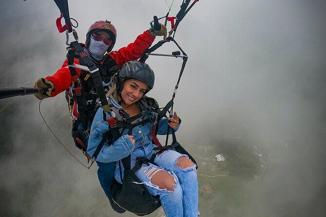 Paragliding flight in Medellin with expert pilots - Meeting Point, Pickup, and How Day-Of Timing Works