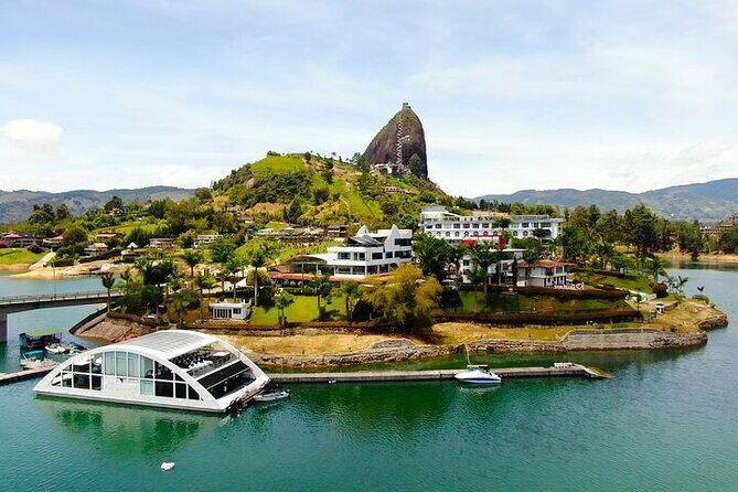 (Private Guatapé) Mansion Pablo Escobar+Paintball+Cuatrimoto+Boat - A Private Guatapé Day Packed with ATVs, Paintball, and the Peñol Rock