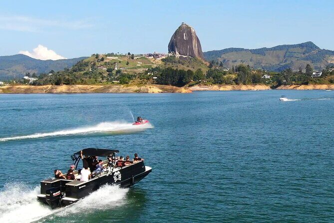 (Private Guatapé) Mansion Pablo Escobar+Paintball+Cuatrimoto+Boat - Who This Private Tour Is Best For