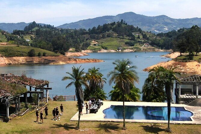 (Private Guatapé) Mansion Pablo Escobar+Paintball+Cuatrimoto+Boat - Luxury Boat Time on the Lake: When You’ll Feel the Pace Ease