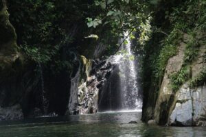 Private tour: hiking to the crystalline MELCOCHO river from MEDELLÍN - La Pinuela and the 4x4 Into the Humid Forest Reserve