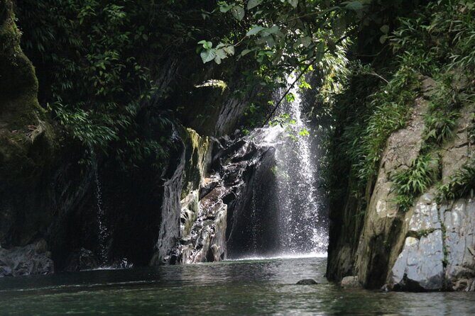 Private tour: hiking to the crystalline MELCOCHO river from MEDELLÍN - La Pinuela and the 4x4 Into the Humid Forest Reserve