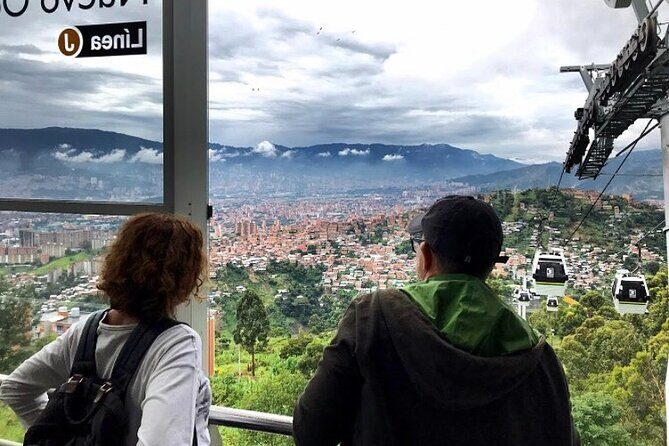 Private Tour to Comuna 13 & Exotic Fruit Market in Medellin! - Should you book this Comuna 13 & fruit market private tour?