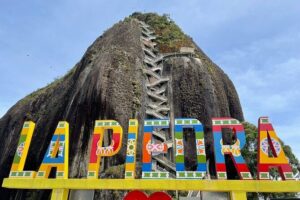 Private Tour to Guatapé and The Rock of El Peñol from Medellín! - Price and logistics: what you pay for vs what you’ll pay extra