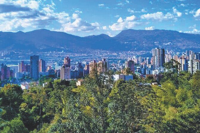 Private transfer service from or to Medellín Airport - Timing: Opening Hours and the Reality of Flight Delays
