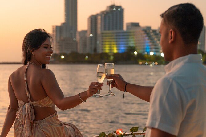 Romantic Date Night in the Bay of Cartagena - The second hour at the muelle: roses, champagne, and bay lights