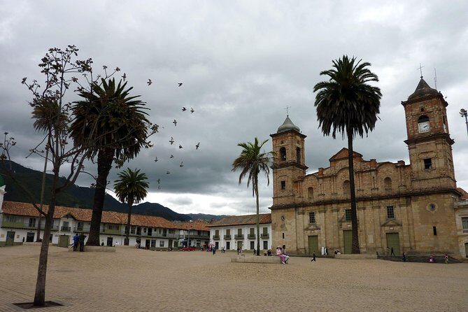 Salt Cathedral of Zipaquirá & Lake Guatavita: Private or Shared - Guide Quality Matters More Than You Think