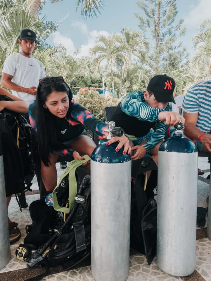 San Andres: Scuba Diving Experience with Hotel Pickup - What you might notice on the day: language, timing, and small practical gaps