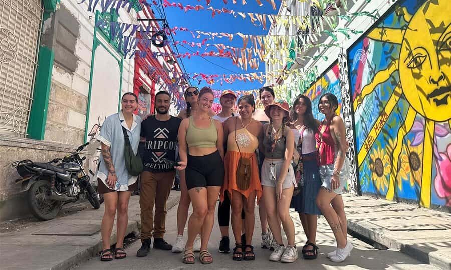 Santa Marta A Historical & Street food Experience - Street-food stops: juices, lulo tastings, ceviche risk, and empanadas