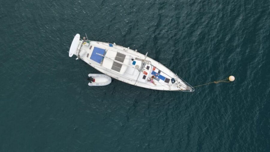 Santa Marta: Sailing Tour to Tayrona Park with Luis' Team - Aguja Island Pass and entering Bahia Concha