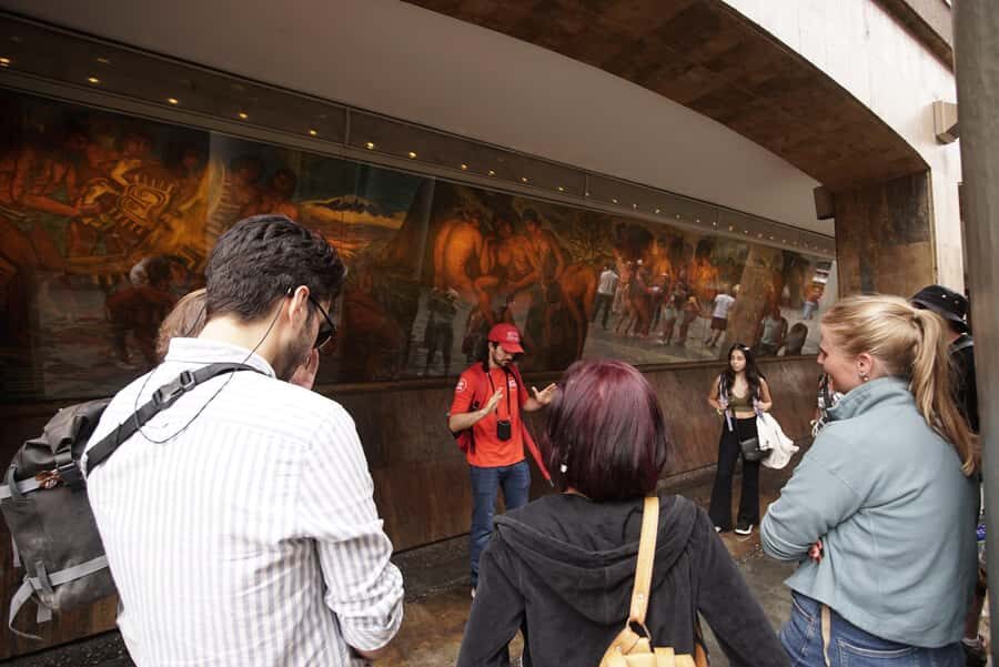 Shared Medellín Downtown Tour with Wireless Audio - Walking pace, distance, and weather reality