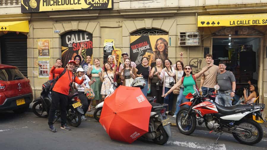 Shared Tour Cali's Salsa, Graffiti & Resistance Experience - Walk time, distance, and what to bring for a smooth 150 minutes